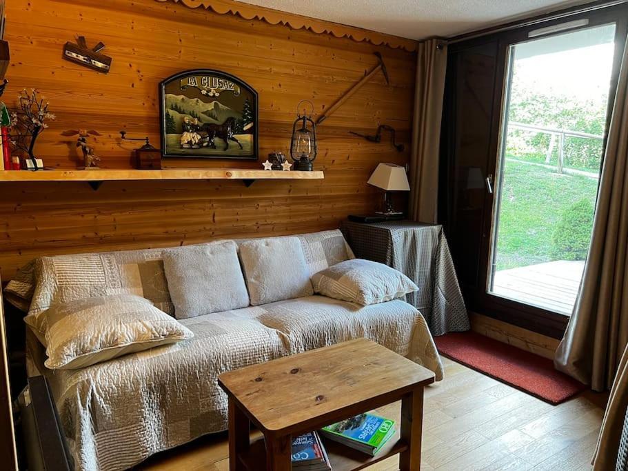 Appartement La Clusaz Avec Terrasse Sur Les Pistes De Ski Manigod Exterior foto