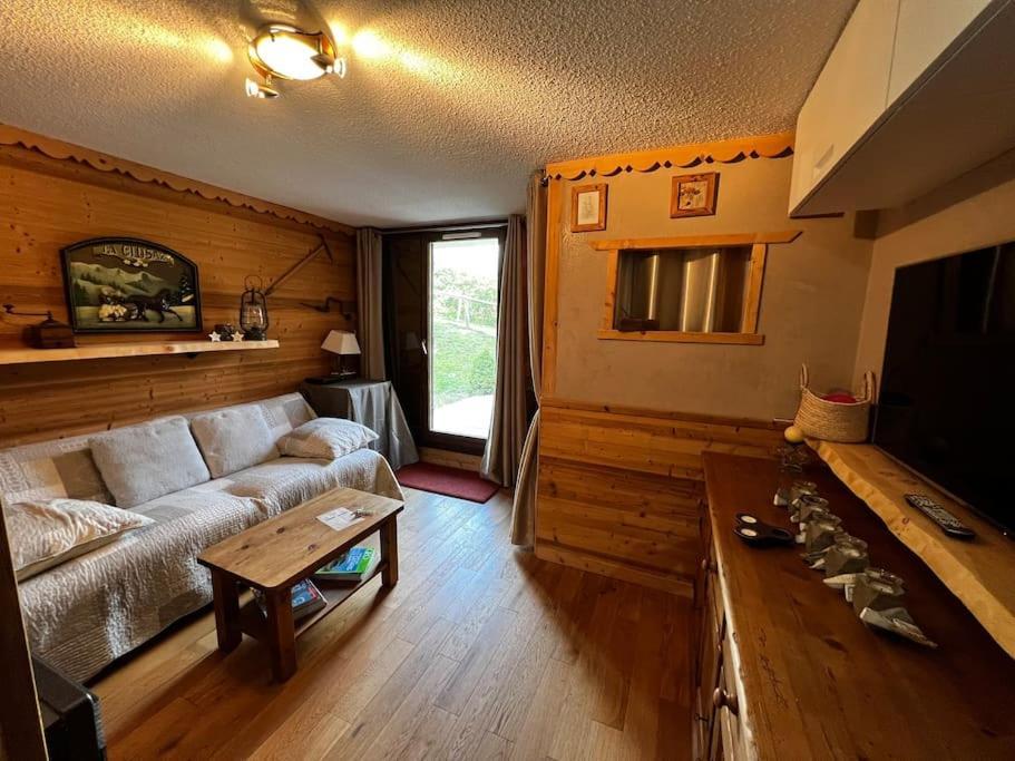 Appartement La Clusaz Avec Terrasse Sur Les Pistes De Ski Manigod Exterior foto